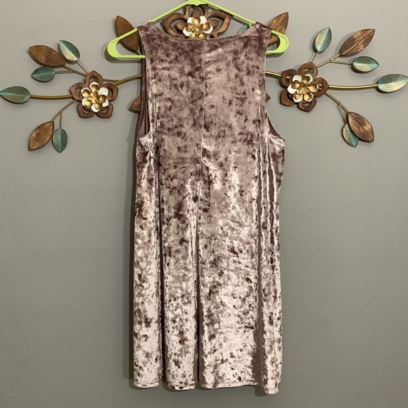 Forever 21 Light Pink Velvet Sleeveless Dress Size Medium - Picture 5 of 7